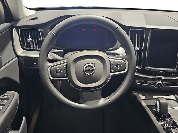 Volvo XC60 10 of 14