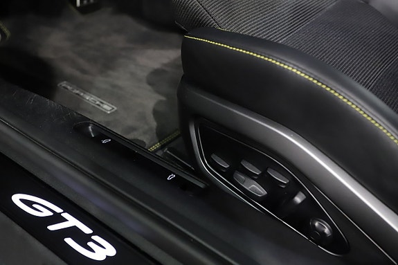 Porsche 911 GT3 27 of 27
