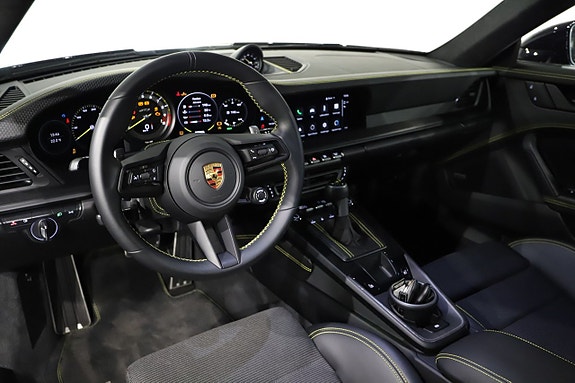 Porsche 911 GT3 12 of 27