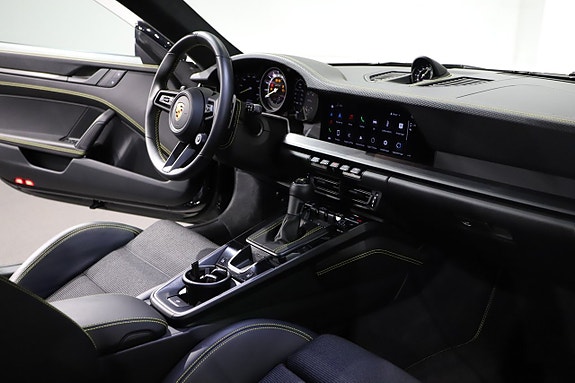 Porsche 911 GT3 13 of 27
