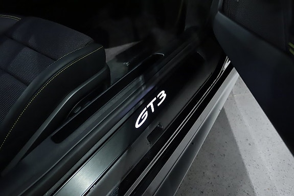 Porsche 911 GT3 15 of 27