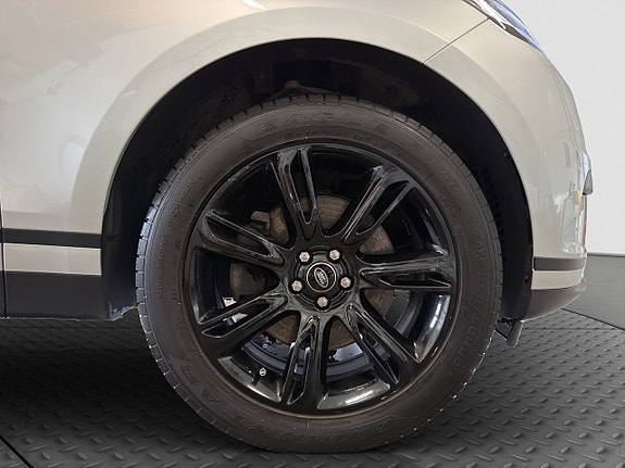 Land Rover Range Rover Velar 27 of 30