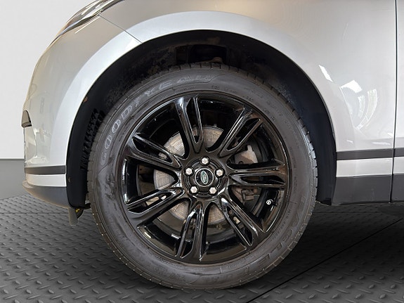 Land Rover Range Rover Velar 29 of 30