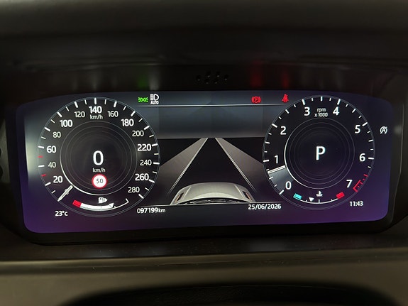 Land Rover Range Rover Velar 13 of 30