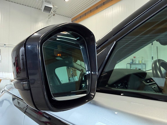 Land Rover Range Rover Velar 30 of 30