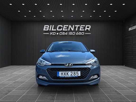 Hyundai i20 2 of 5