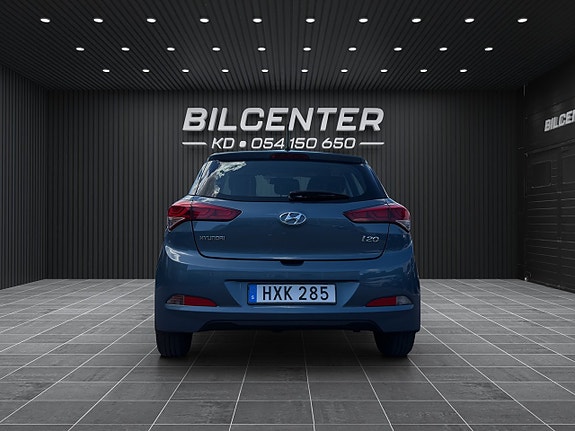 Hyundai i20 8 of 23