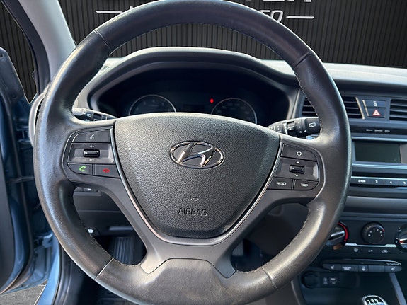 Hyundai i20 15 of 23