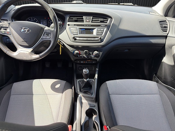 Hyundai i20 11 of 23