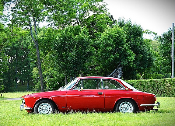 Alfa Romeo 1750 GT 9 of 25