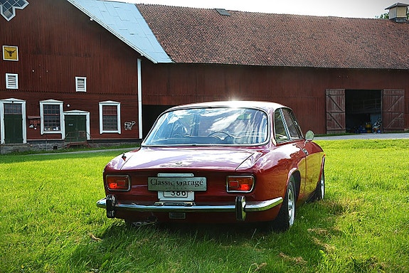 Alfa Romeo 1750 GT 7 of 25