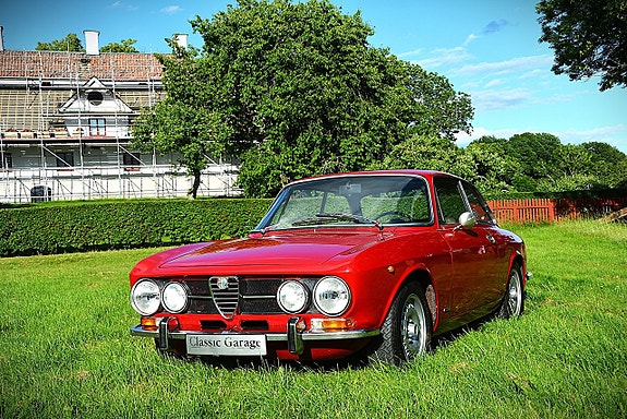 Alfa Romeo 1750 GT 3 of 5