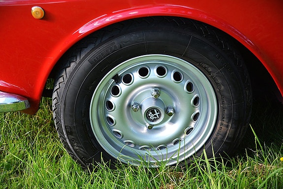 Alfa Romeo 1750 GT 10 of 25