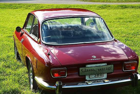 Alfa Romeo 1750 GT 8 of 25
