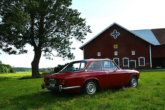 Alfa Romeo 1750 GT 6 of 25