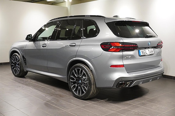 BMW X5 3 of 5