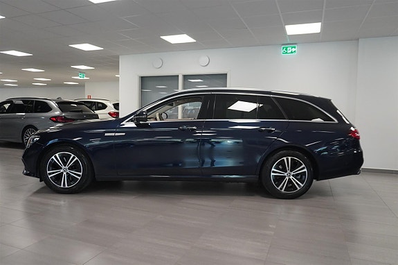 Mercedes-Benz E220 5 of 5