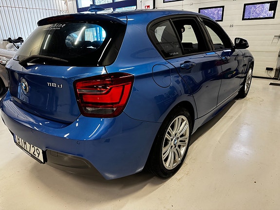 BMW 118d 4 of 5