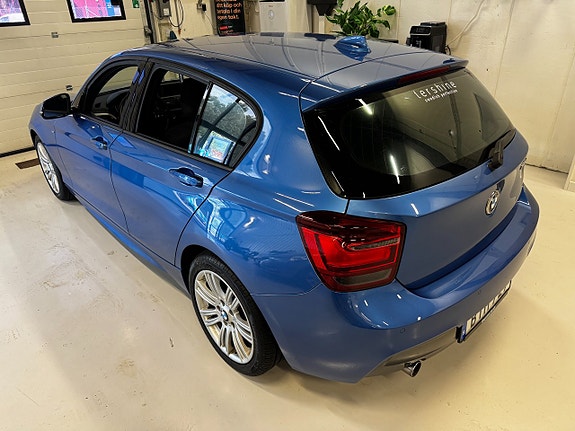 BMW 118d 3 of 5