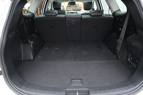 Hyundai Grand Santa Fe 16 of 16