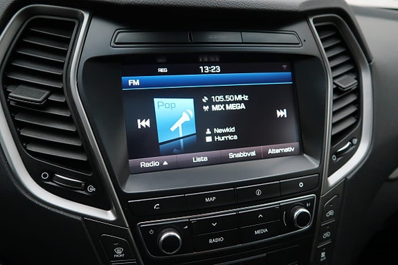 Hyundai Grand Santa Fe 9 of 16