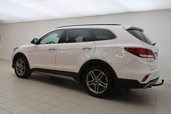 Hyundai Grand Santa Fe 2 of 5