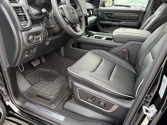 Dodge RAM 1500 16 of 17