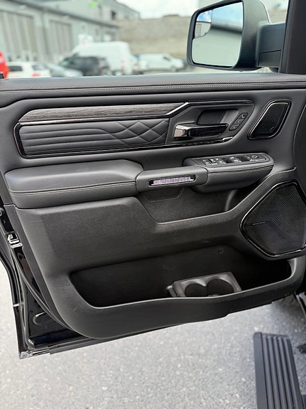 Dodge RAM 1500 7 of 17