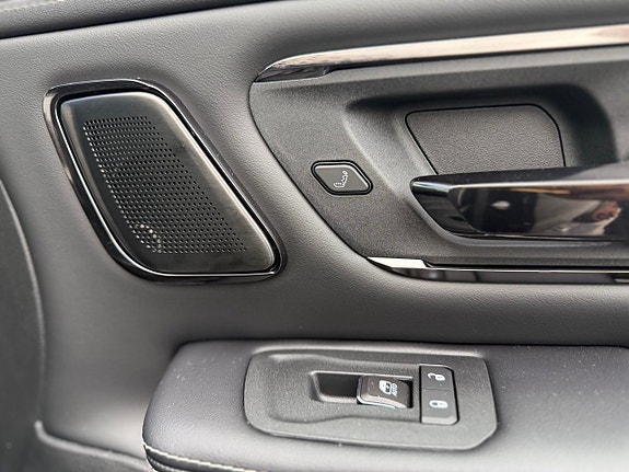 Dodge RAM 1500 14 of 17