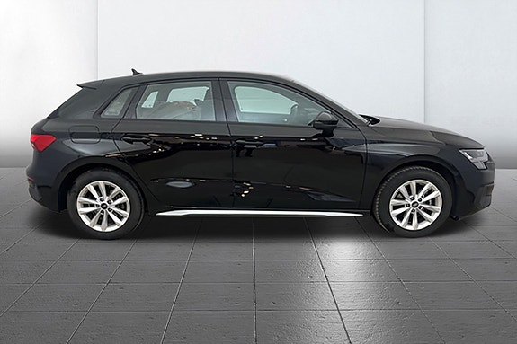 Audi A3 4 of 5