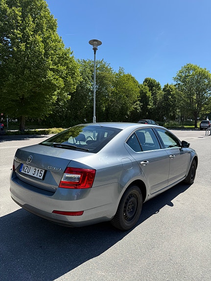 Skoda Octavia 3 of 5