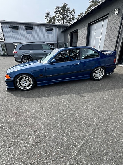 BMW M3 3 of 5