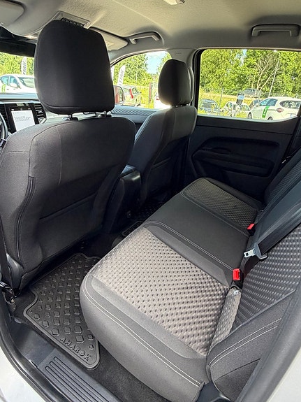 Volkswagen Amarok 18 of 28