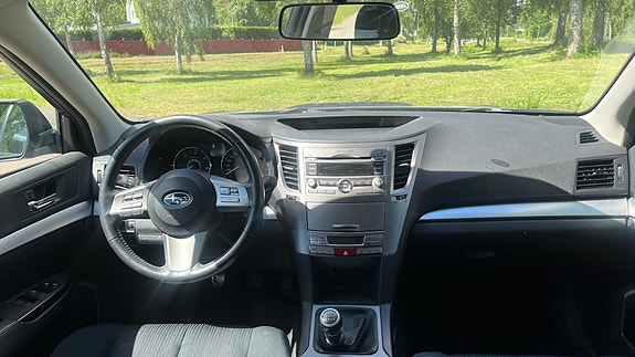 Subaru Legacy 5 of 5