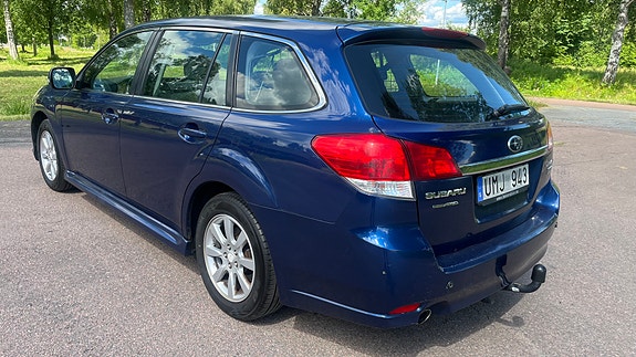 Subaru Legacy 4 of 5