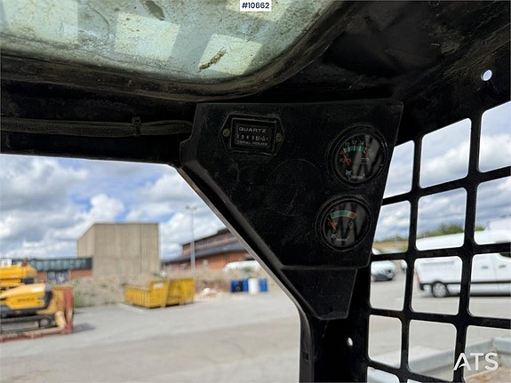 Kompaktlastare Bobcat 463 med redskap 18 of 24