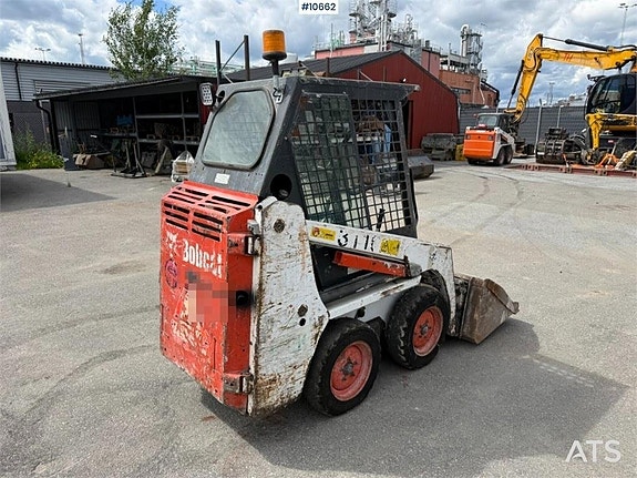 Kompaktlastare Bobcat 463 med redskap 10 of 24