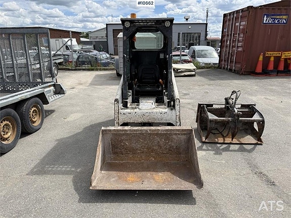 Kompaktlastare Bobcat 463 med redskap 3 of 5