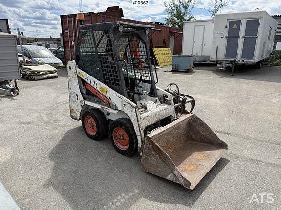 Kompaktlastare Bobcat 463 med redskap 2 of 5