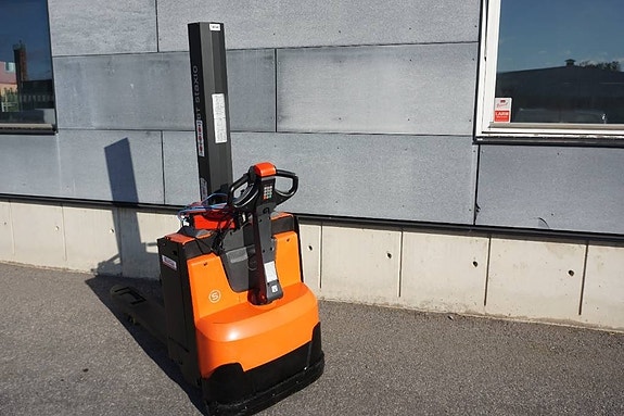 Toyota SWE080L 2 of 9