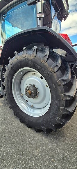 Massey Ferguson 8 S 8 of 17