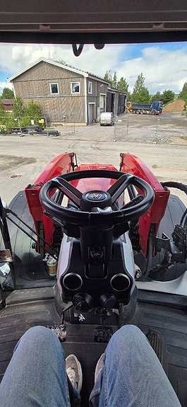 Massey Ferguson 8 S 13 of 17