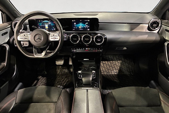 Mercedes-Benz A200 11 of 16