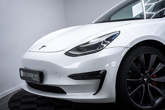 Tesla Model 3 2 of 5