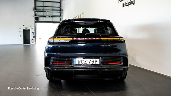Porsche Cayenne 6 of 27