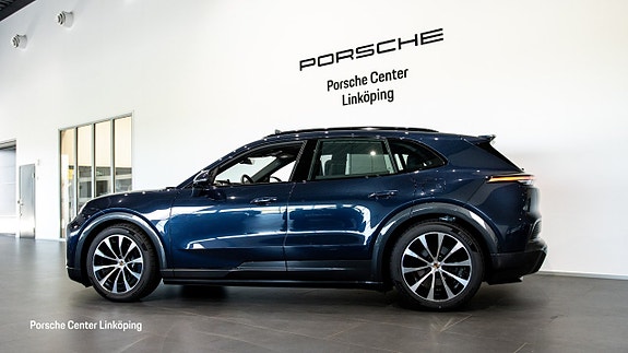 Porsche Cayenne 4 of 5