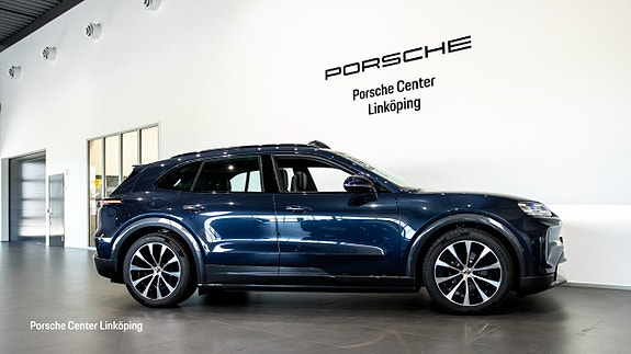 Porsche Cayenne 3 of 5