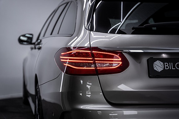 Mercedes-Benz C220 13 of 27