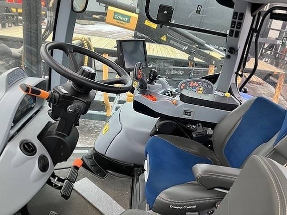 New Holland T7.230 AC 6 of 8