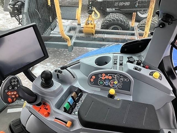 New Holland T7.230 AC 7 of 8